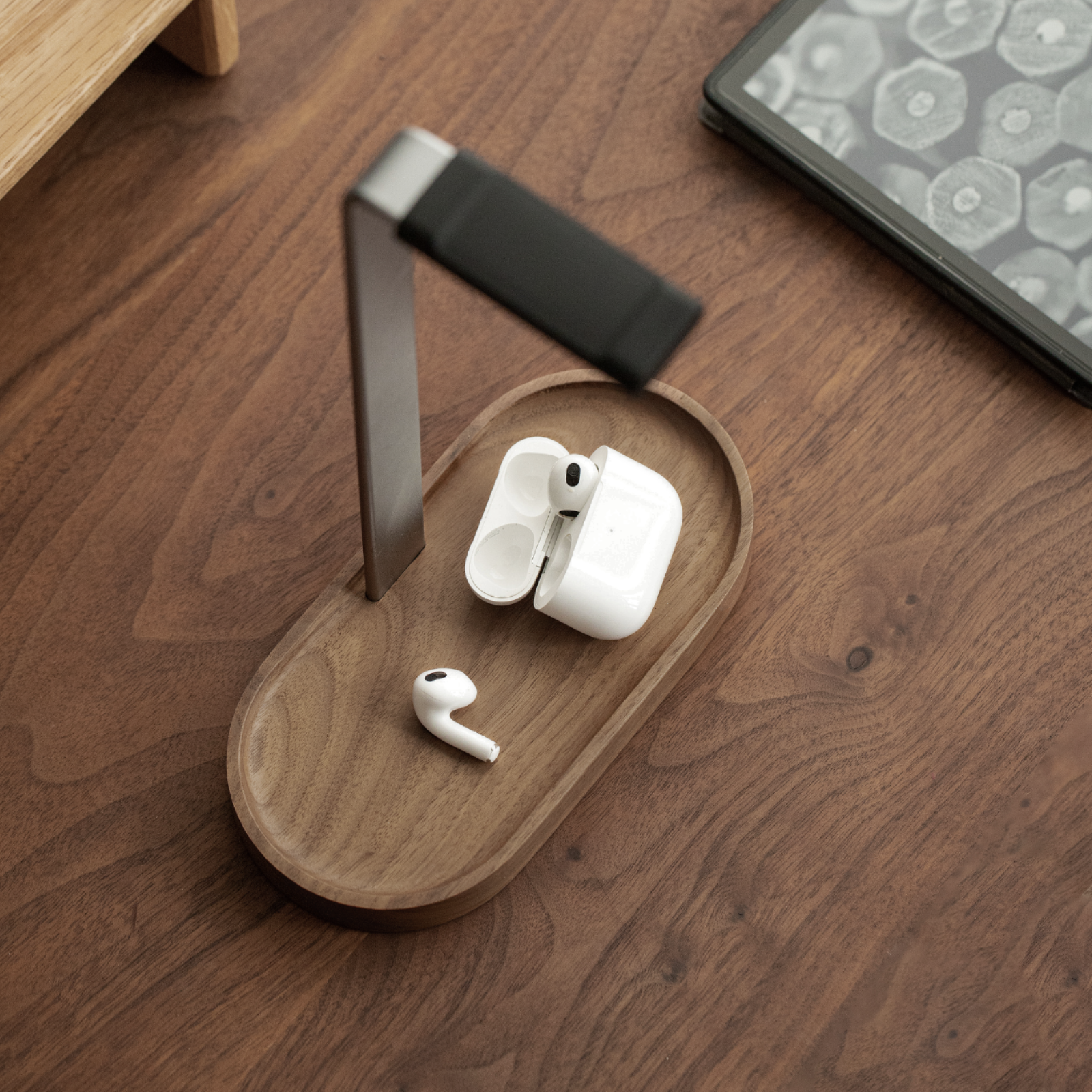 Headphone Holder with Tray